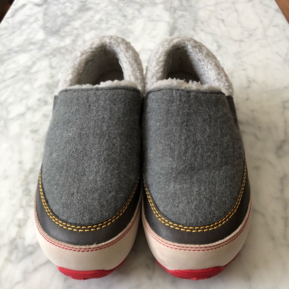 sorel indoor outdoor slippers